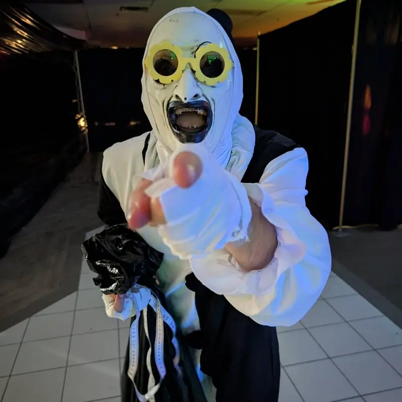 Art the Clown cosplayer representing photo ops and cosplay